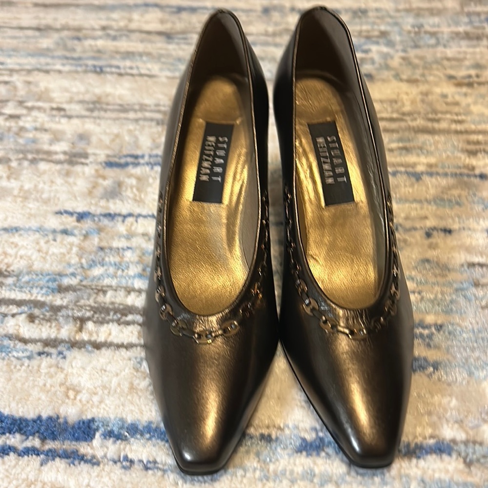Cute bronze Stuart Weitzman heels! 3 inch heel. In like new condition! 8.5